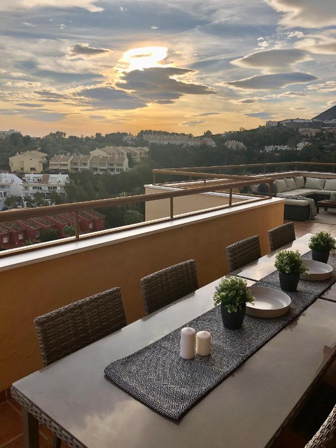 Luxurious Duplex Penthouse With Golf And Sea Views Daire Benalmádena Dış mekan fotoğraf